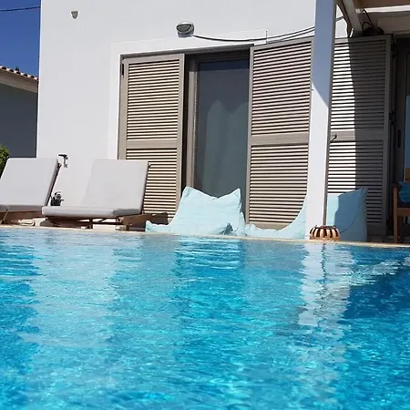 White Lefkada * Kalamítsi