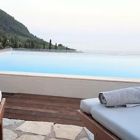 White Villas فيلة *